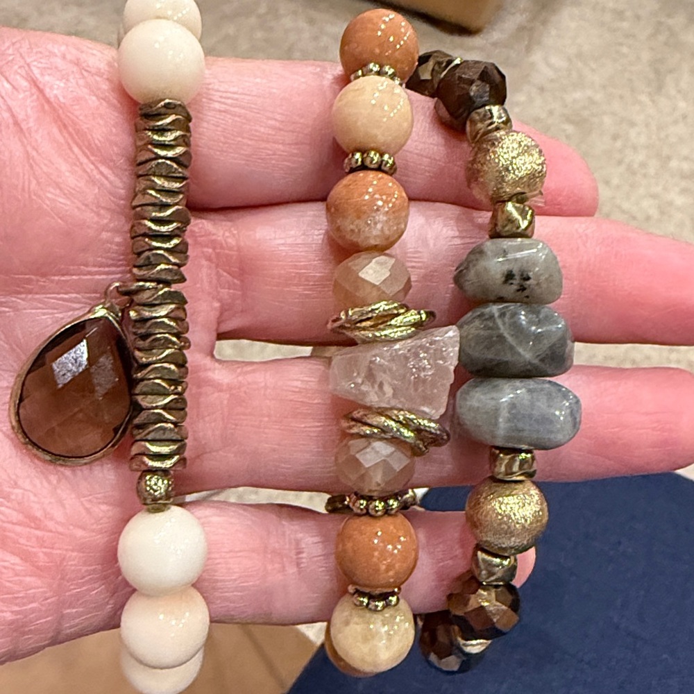 Assorted earthtone bracelets - Picture 3 of 7